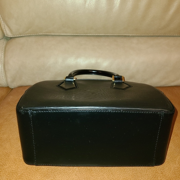 Louis Vuitton Sablon Vintage Handbag - Picture 9 of 16